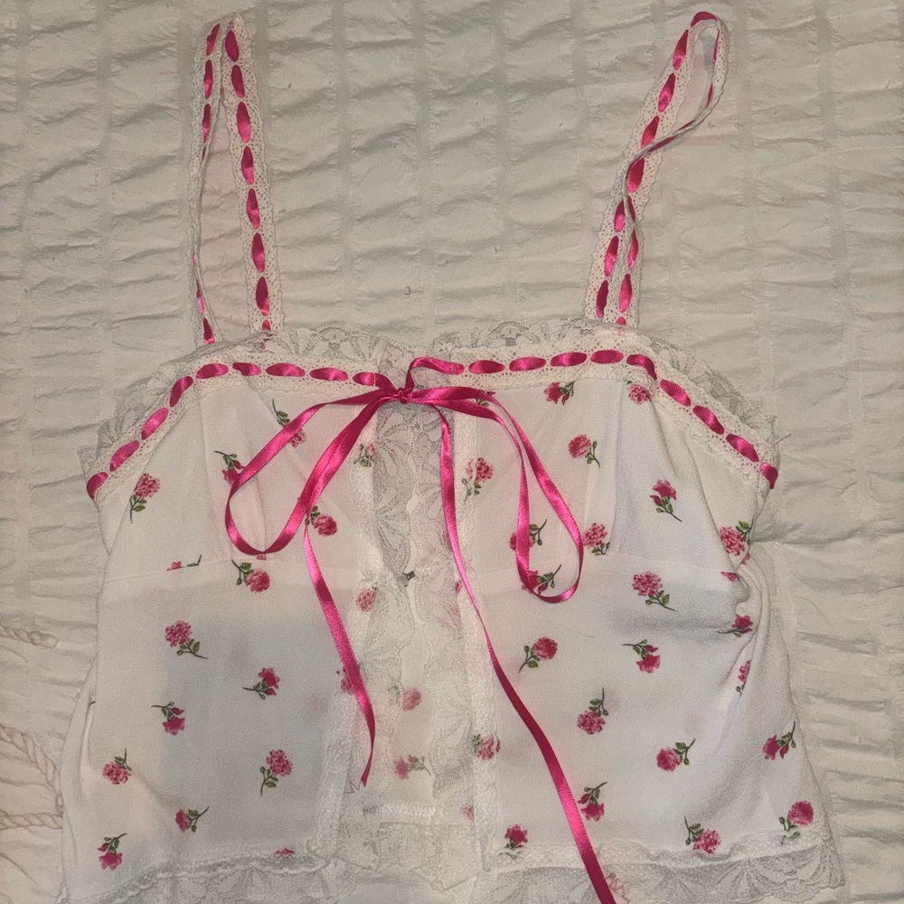 Stella Laguna Floral  Lace Trim Cami Tops